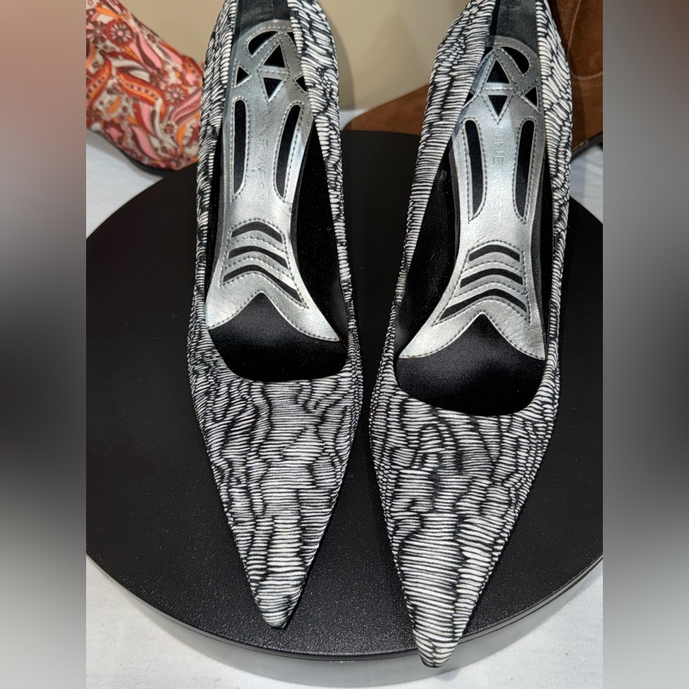 Nine West Black and White Heels - Picture 2 of 6